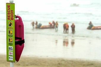 2023 12 02 Pink Rescue Buoy