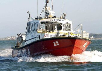 St6 Solitaire on Tow