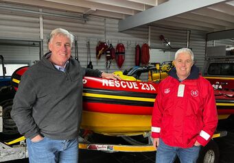 Dr. Cleeve Robertson (left), Mike Vonk (right